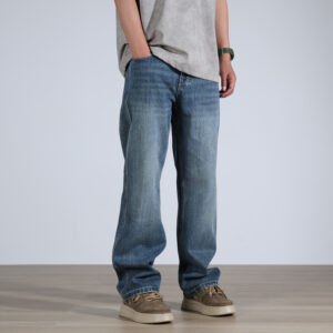 Straight-Leg Jeans 8611